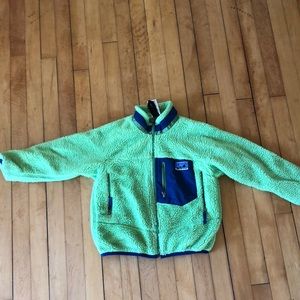 Kids Patagonia fleece with wind block liner.